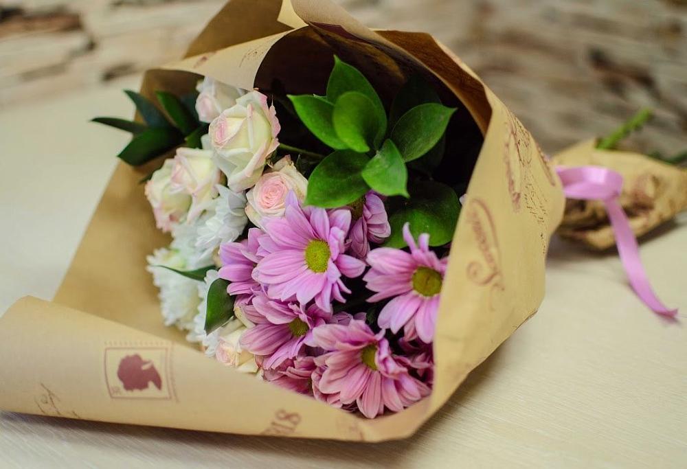 Букет цветов из: Розы и Хризантемы в Линёво Новосибирской области