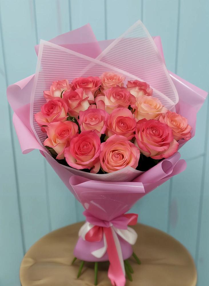 Букет 15 Розовых роз Равель в Линёво Новосибирской области