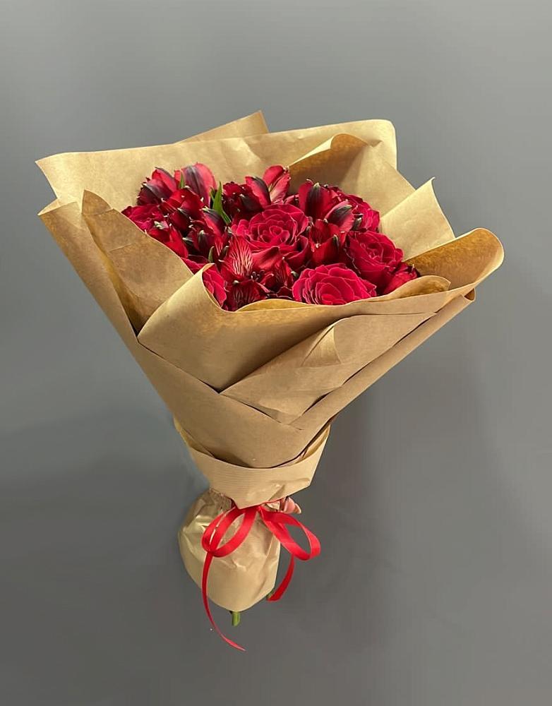 Букет цветов из: Альстромерии и Розы в Линёво Новосибирской области