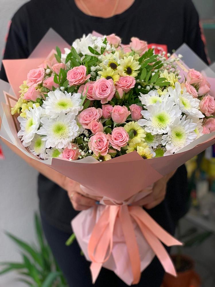 Букет цветов из: Розы и Хризантемы в Линёво Новосибирской области
