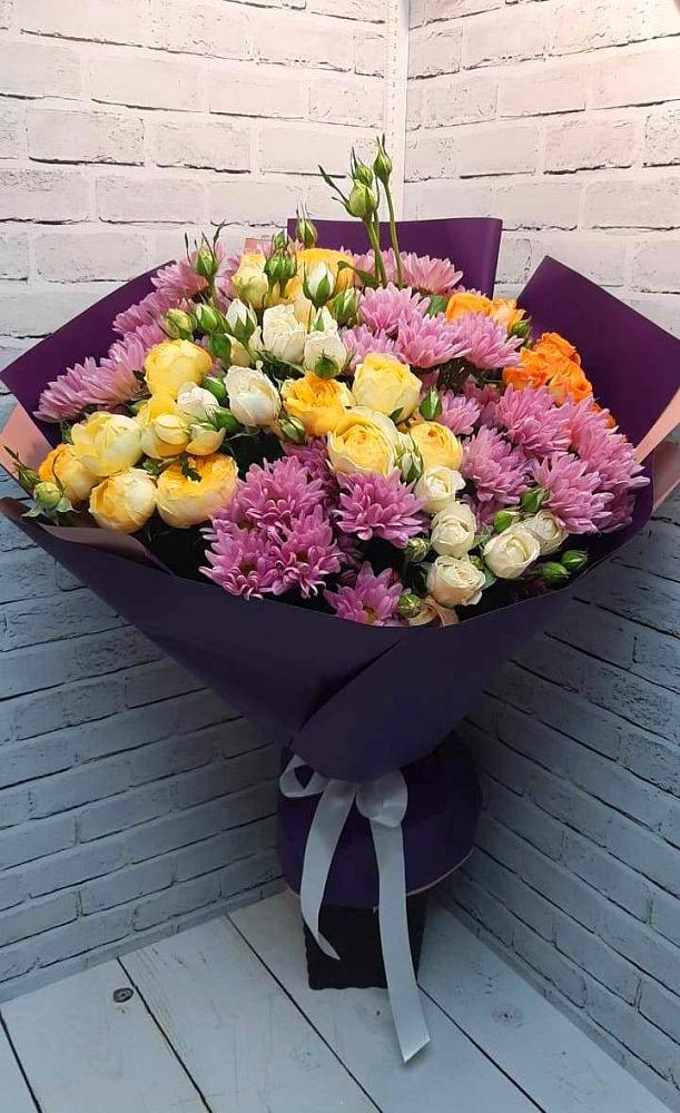 Букет цветов из: Хризантемы и Розы в Линёво Новосибирской области
