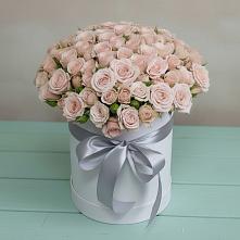 Цветочная композиция из Розы в шляпной коробке в Линёво Новосибирской области