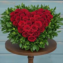 Цветочная композиция из Розы в виде сердца в Линёво Новосибирской области