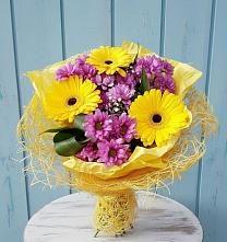 Букет цветов из:  Хризантемы и Герберы в Линёво Новосибирской области