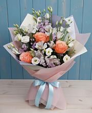 Букет цветов из:  Лизиантусы, Розы, Альстромерии и Гипсофила в Линёво Новосибирской области