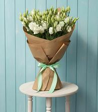 Букет цветов из:  Лизиантусы в Линёво Новосибирской области