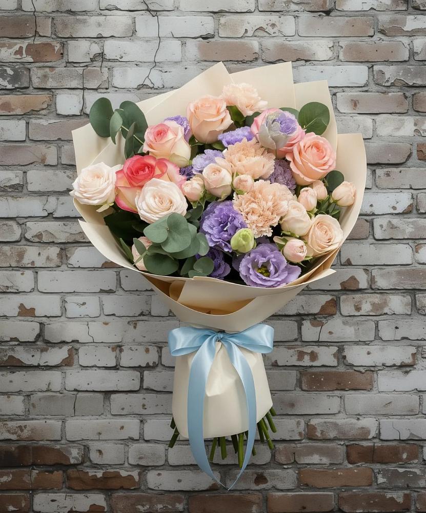 Букет цветов из: Розы, Лизиантусы и Гвоздики в Линёво Новосибирской области