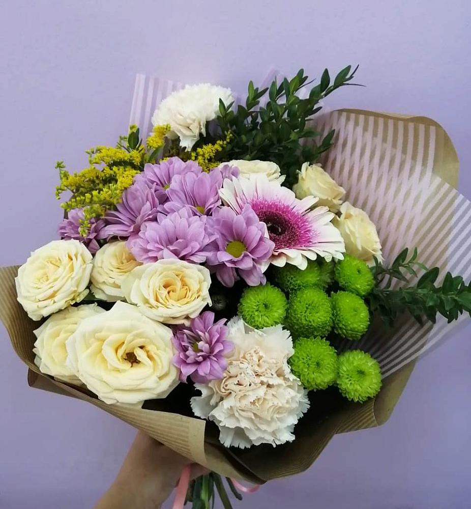 Букет цветов из: Хризантемы, Розы, Гвоздики и Герберы в Линёво Новосибирской области