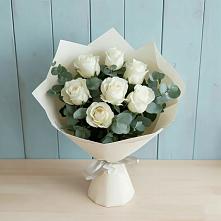 Букет Белые розы в Эвкалипте в Линёво Новосибирской области