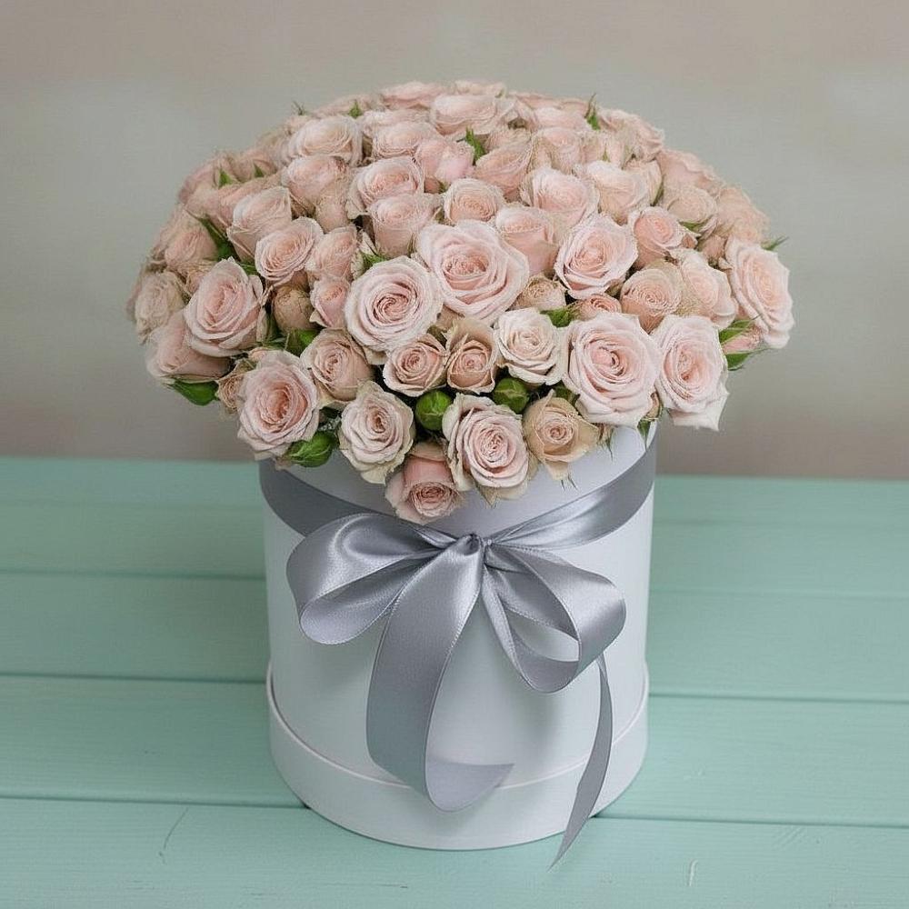 Цветочная композиция из Розы в шляпной коробке в Линёво Новосибирской области